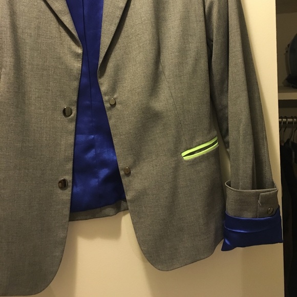 Tahari blazer - Picture 3 of 3