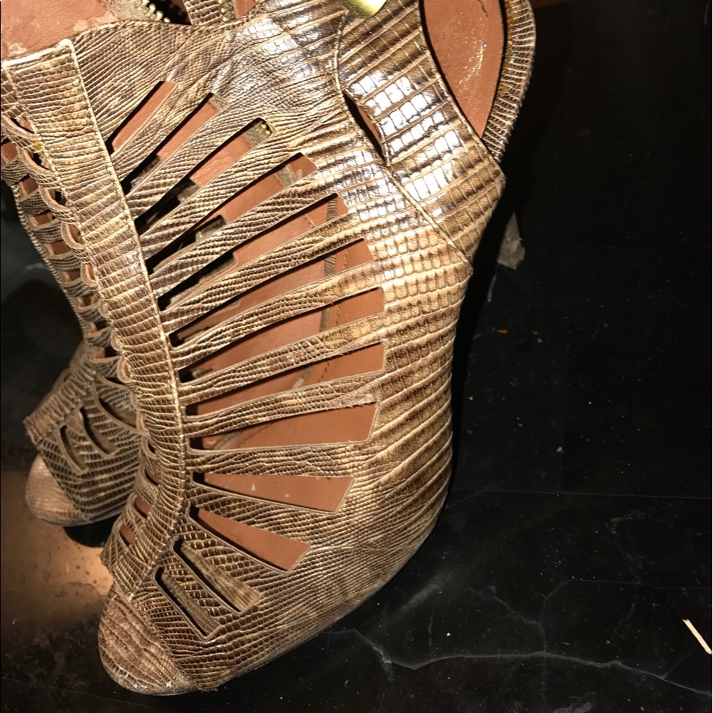 Vince Camuto cage heels 👠