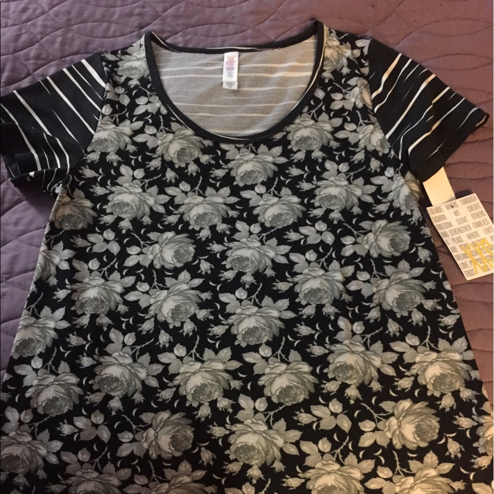 xs Lularoe classic T NWT
