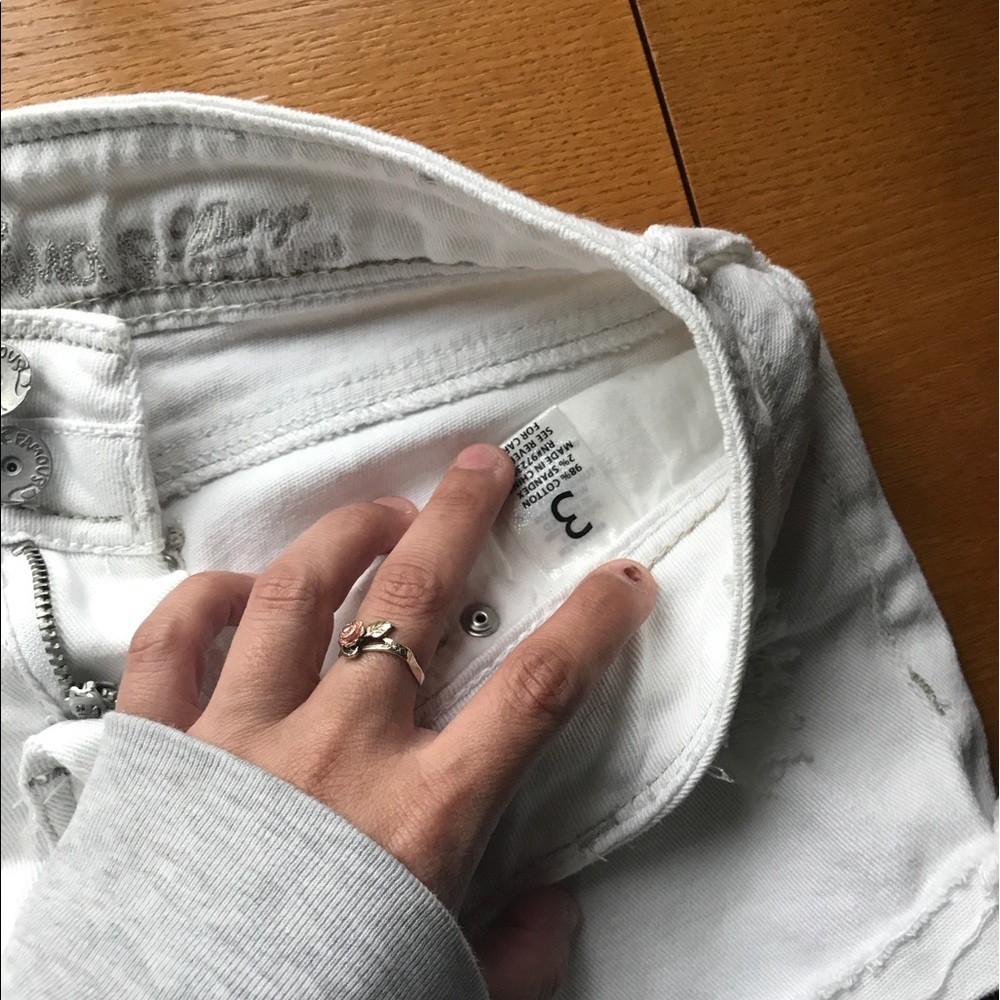 White shorts - Picture 4 of 4