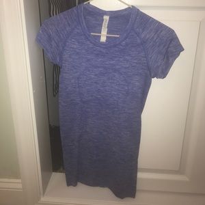 Blue Lulu lemon work out tshirt
