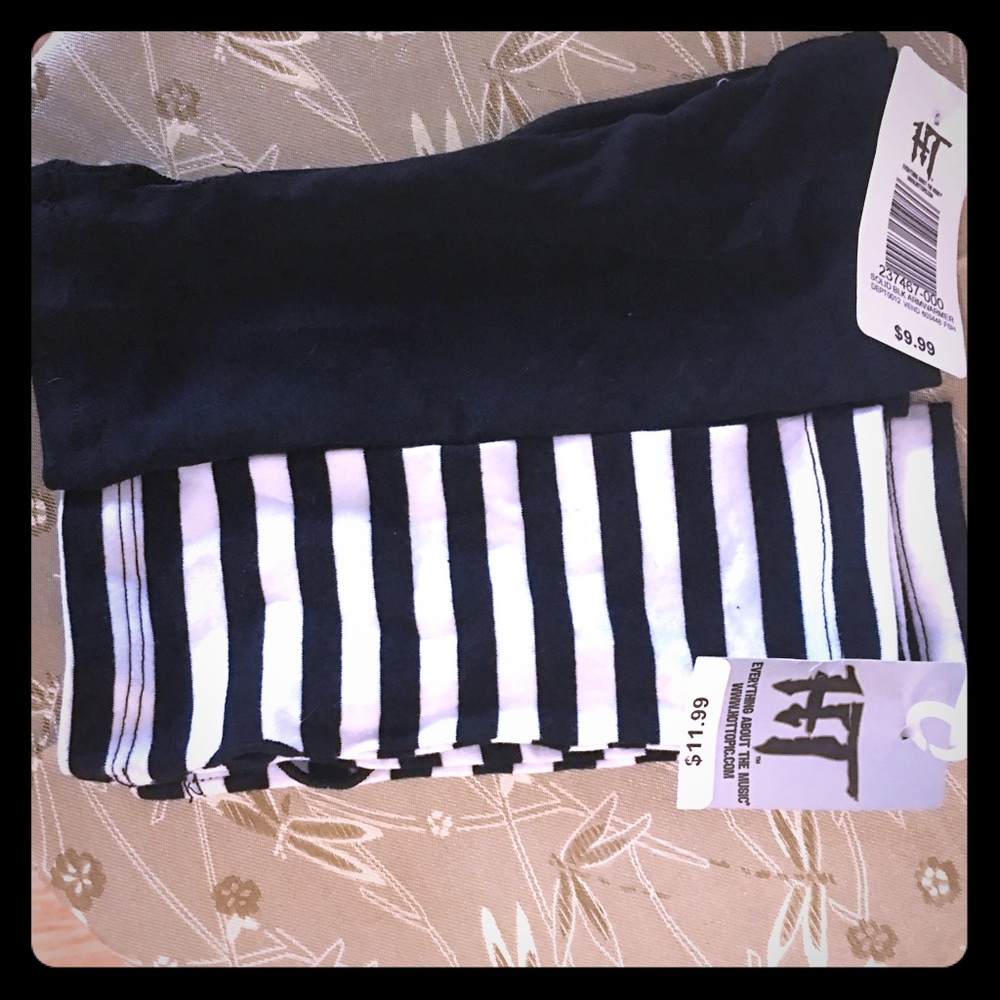 🔥FINAL PRICE🔥NWT Hot Topic Fingerless Gloves