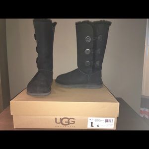 👣 UGGs Bailey style size 6 👣