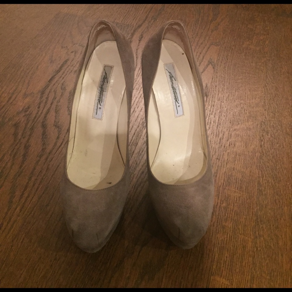 Brown suede pump