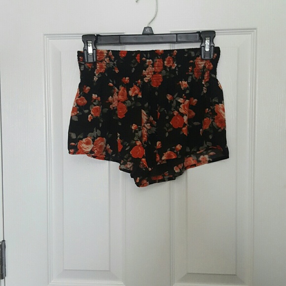 Sale! Chiffon Floral Shorts - Picture 1 of 1