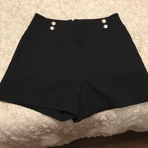 Boutique brand size small zipper in back