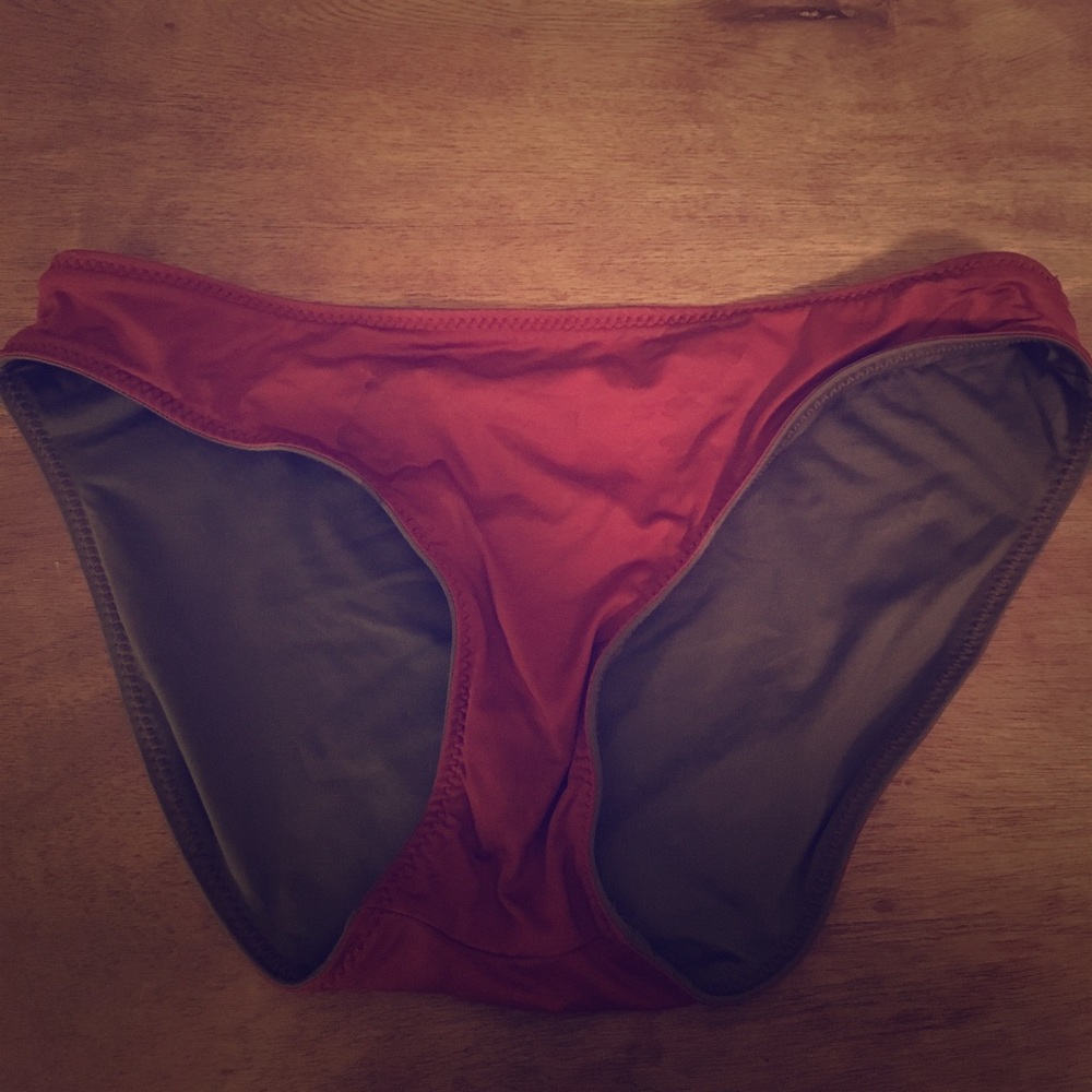 Patagonia swim bottoms size small,  rust/olive