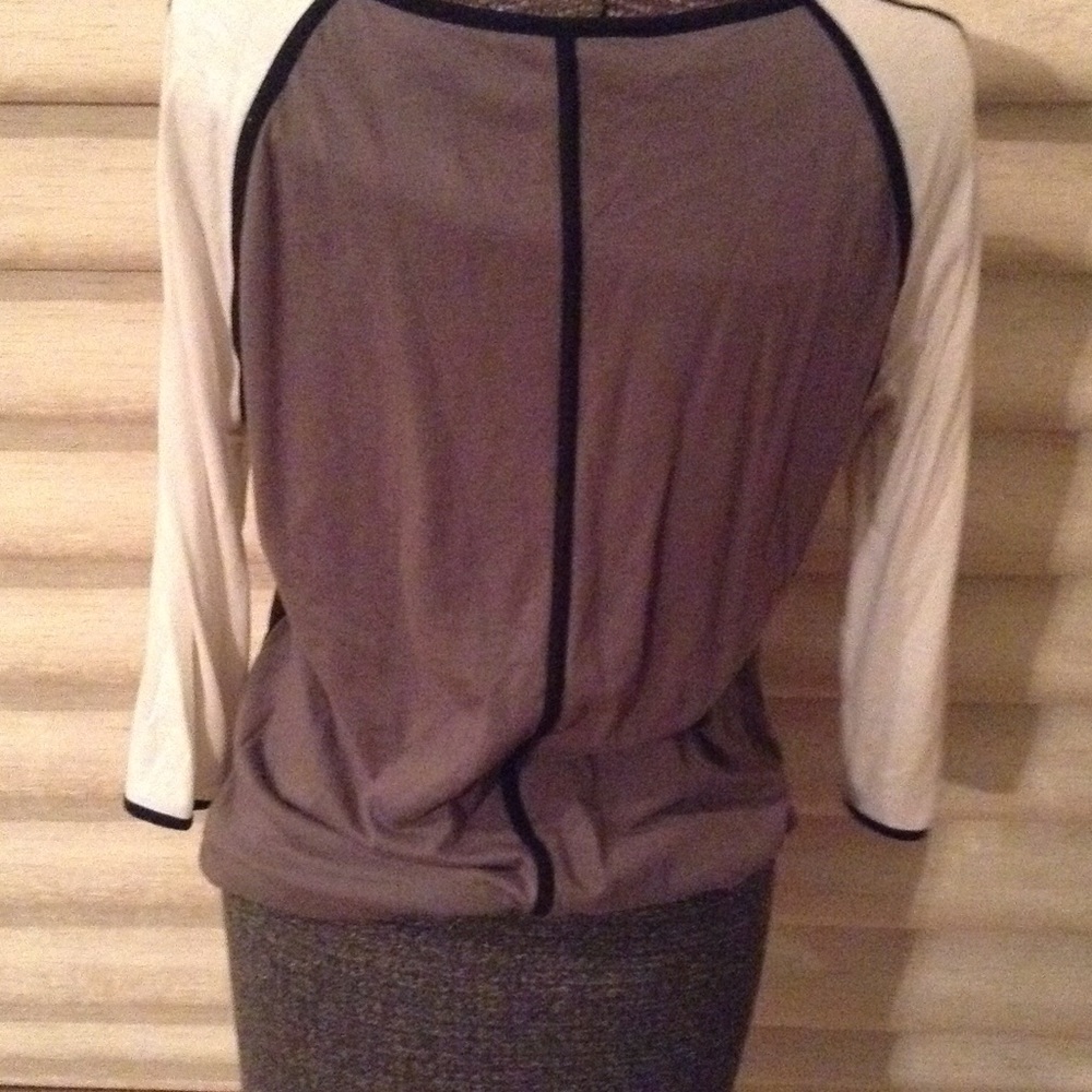 Olive Color Block Tee - Picture 2 of 2