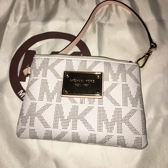 Michael Kors jet set wristlet - Picture 4 of 4