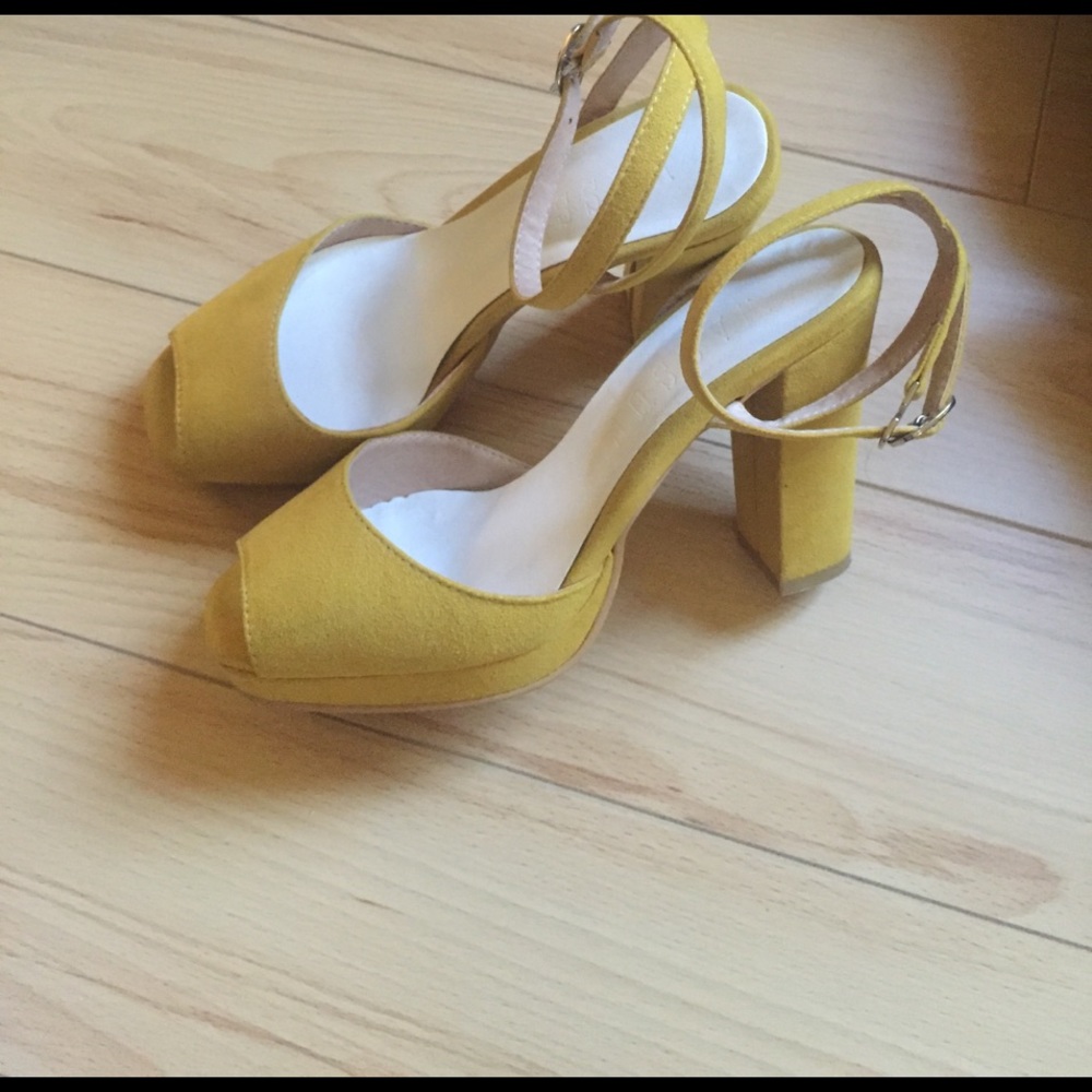 Yellow suede-like heels