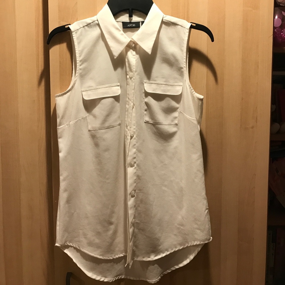 White Sleeveless Collar Blouse