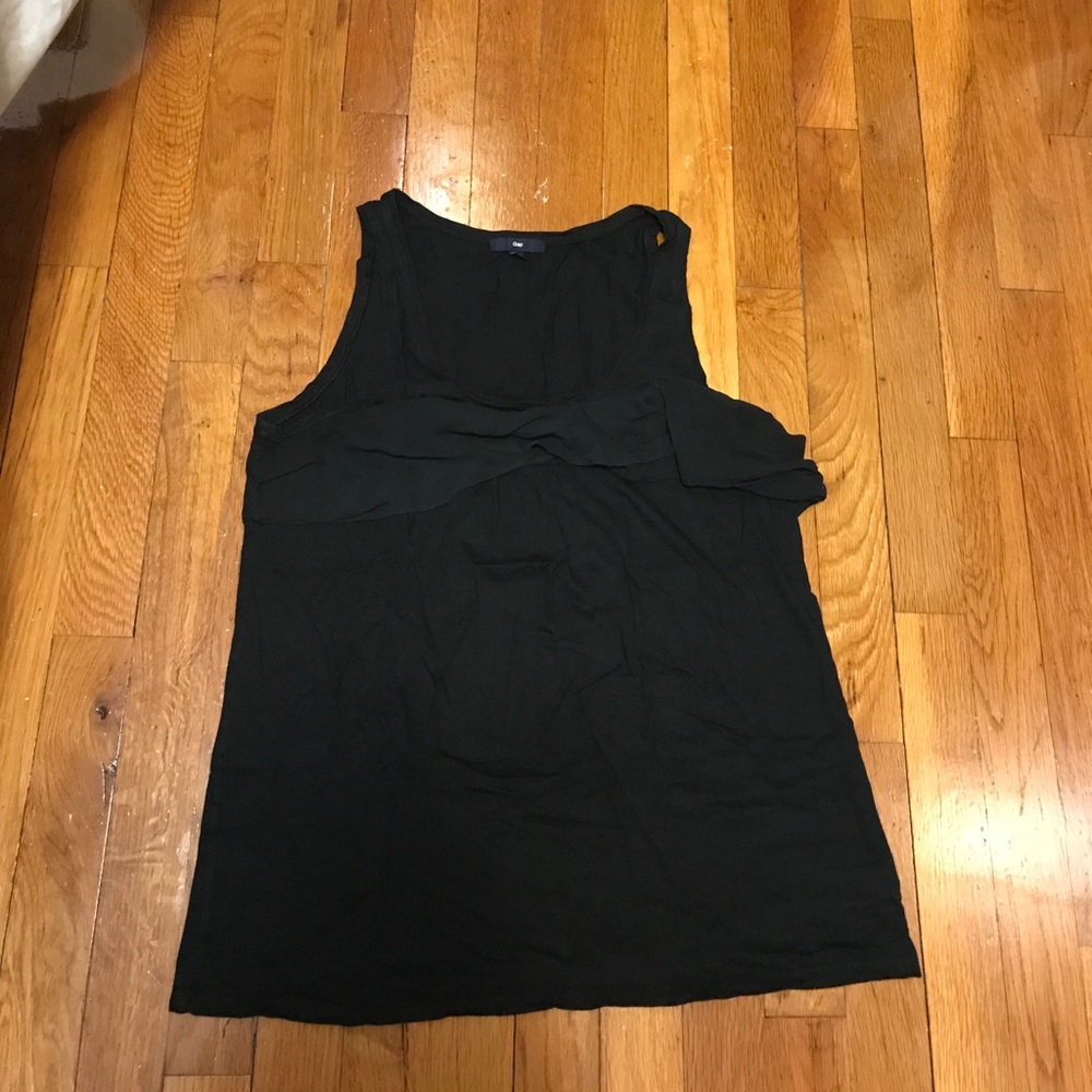 Gap women's ruffled tank top used