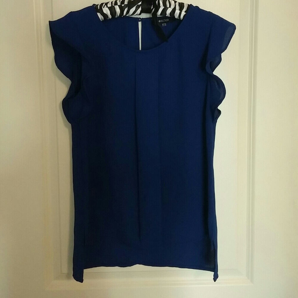 **last chance**41 Hawthorn blue ruffle top