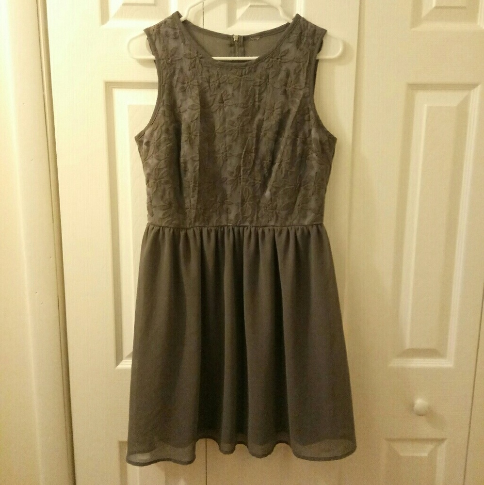 H&M Gray Detailed Dress