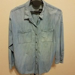Faded chambray boyfriend shirt.
