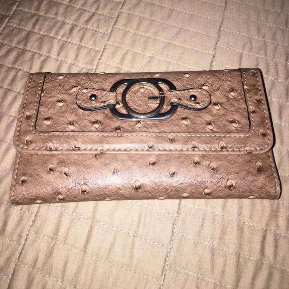 Guess wallet and purse. - Picture 5 of 6