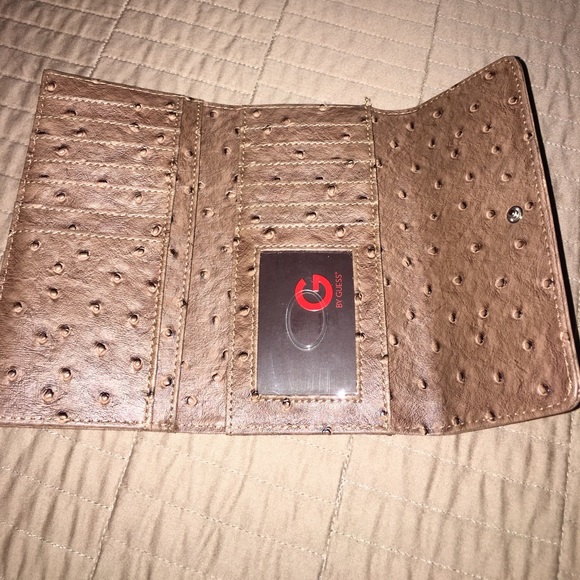 Guess wallet and purse. - Picture 6 of 6