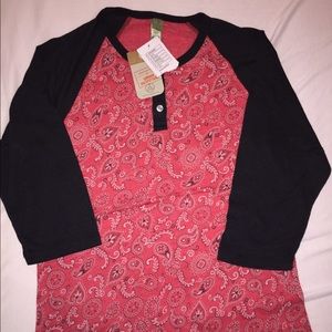 3/4 longsleeve shirt with red design &black sleeve