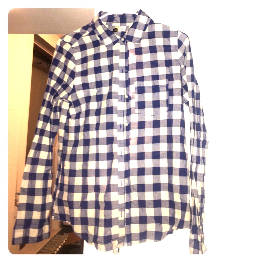 Checkered chic collared shirt