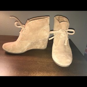 Gianni Bini suede booties size 6.5 ❤