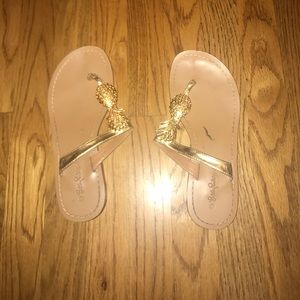 Lilly for Target pineapple flip flops🍍 size 6 1/2