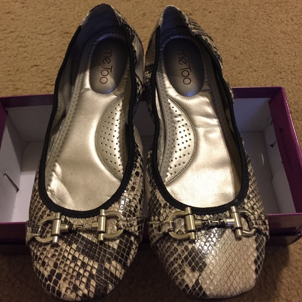 meToo snake print flats