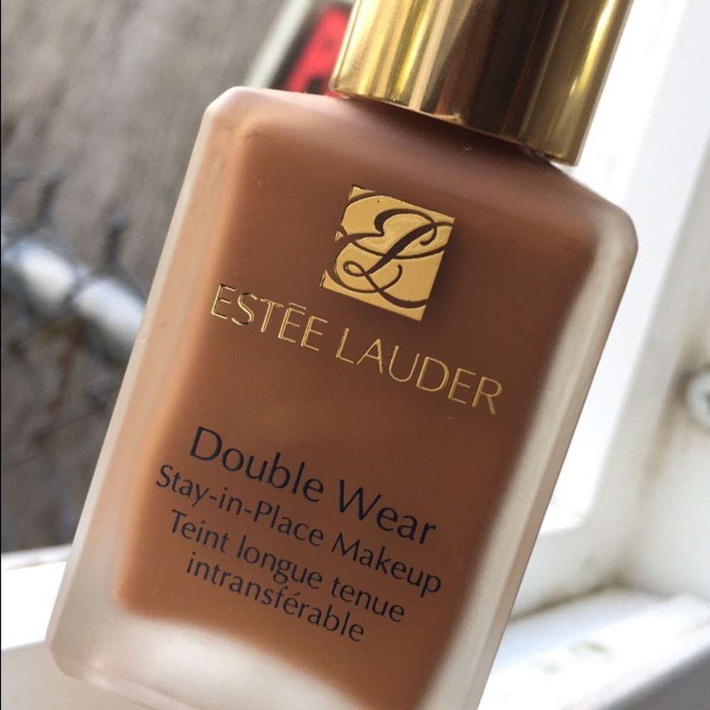 ESTEE LAUDER Double Wear Foundation. CHESTNUT