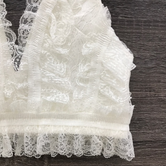 •Sale• White Lace Crop Top - Picture 7 of 7
