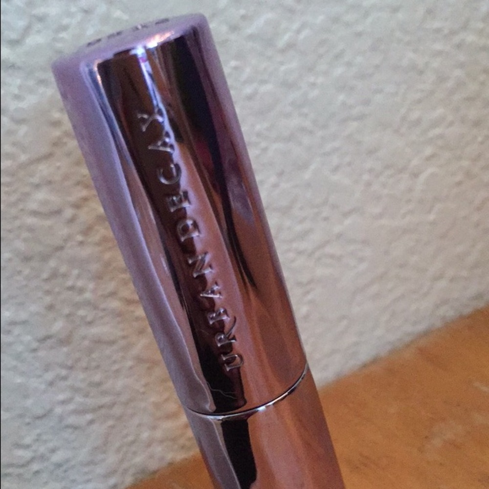 URBAN DECAY FULL SIZE LIPSTICK