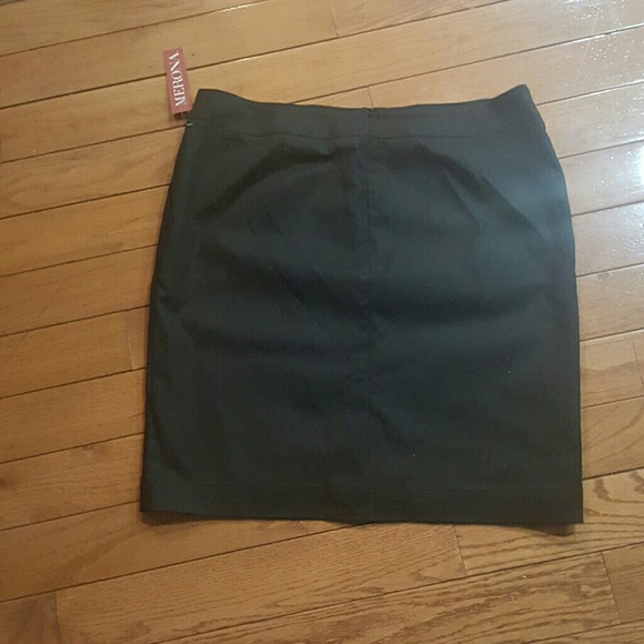 Skirt - Picture 2 of 2