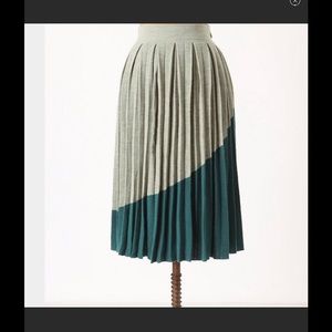 Pleated skirt