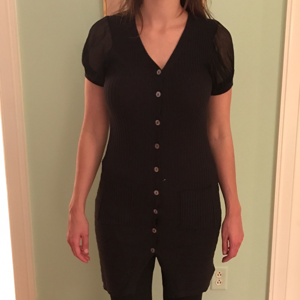 Reneec. Short sleeve black sweater