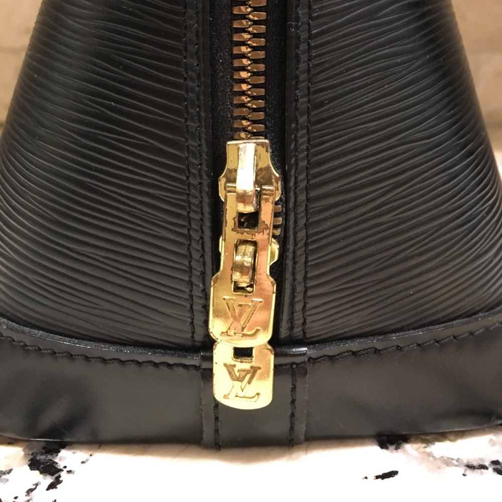 Louis Vuitton Epi Leather Alma PM - Picture 8 of 8