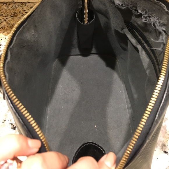 Louis Vuitton Epi Leather Alma PM - Picture 5 of 8