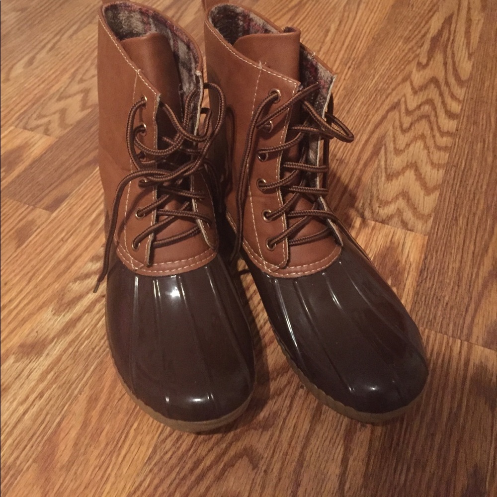 Duck boots