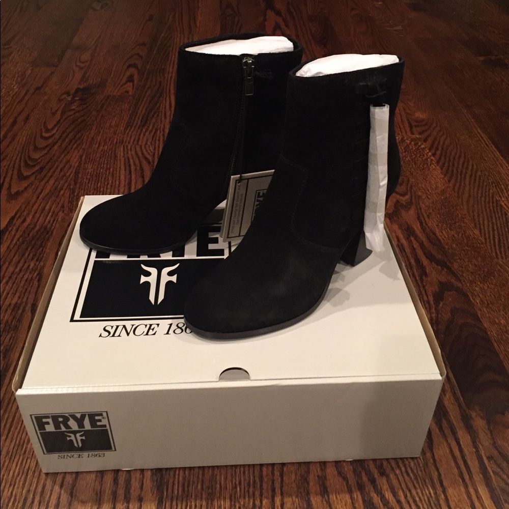 NWT Frye Myra Tassel Black Bootie - Picture 3 of 6