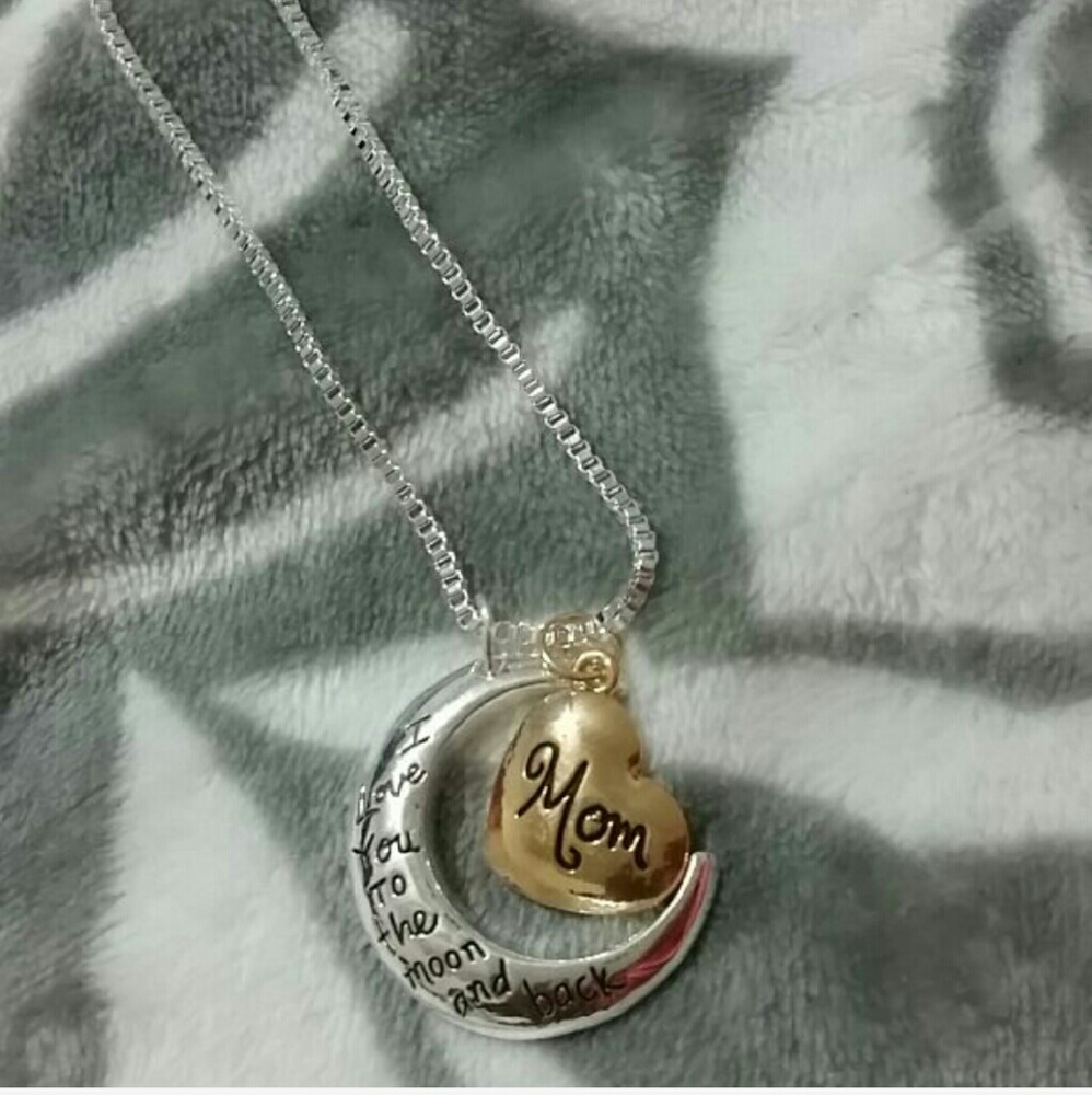 NWT Mom I love you Necklace - Picture 3 of 6