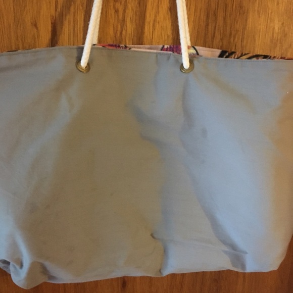 Weekender Tote - Picture 3 of 8