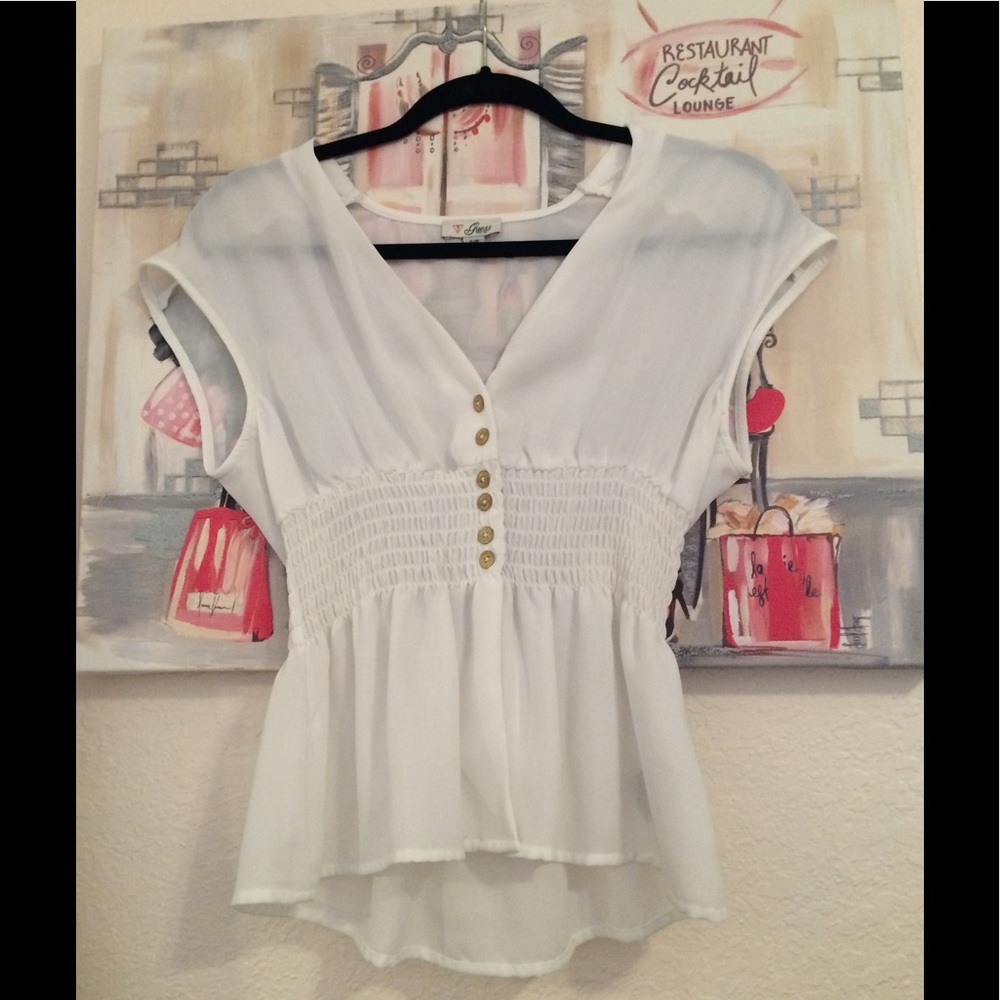 ❗️SOLD❗️Guess White Top - Picture 1 of 6