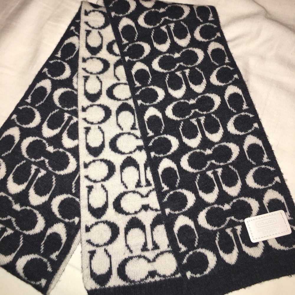Coach scarf