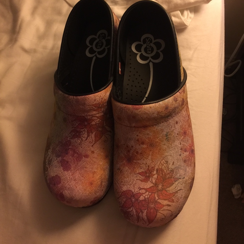 Never been used Sanita clogs size 41!!