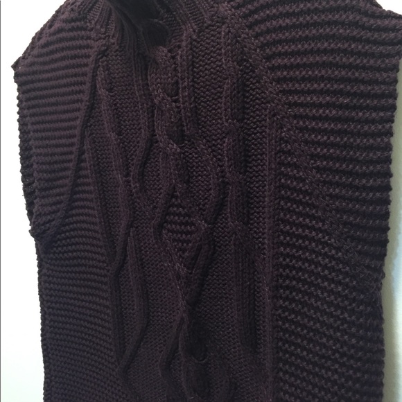 Sleeveless Cotton Cable knit Sweater - Picture 3 of 3
