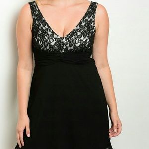 Black n white v dress beautiful