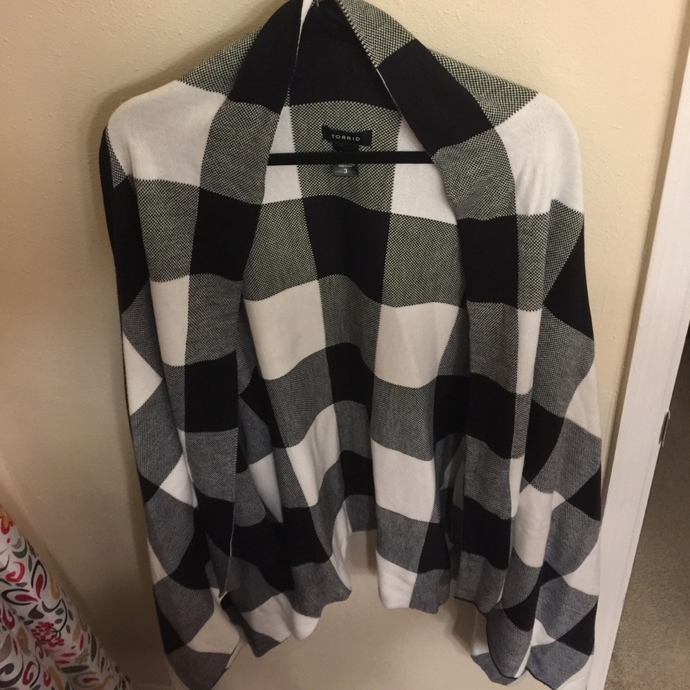Beautiful open neck cardigan!