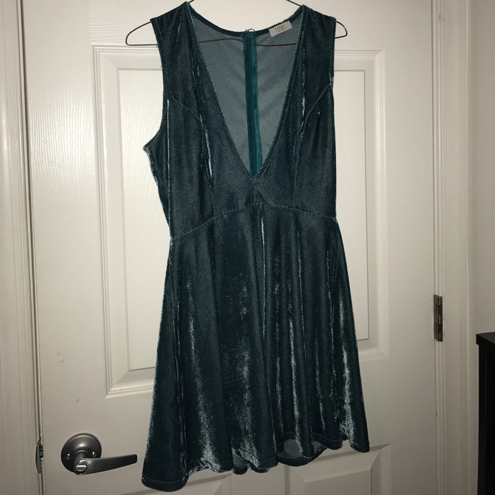 ❌SOLD❌Tobi Teal Velvet Dress!