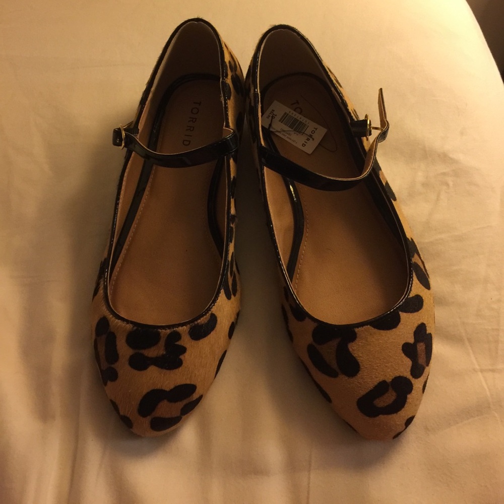 Adorable leopard print Marianne kitten heels!