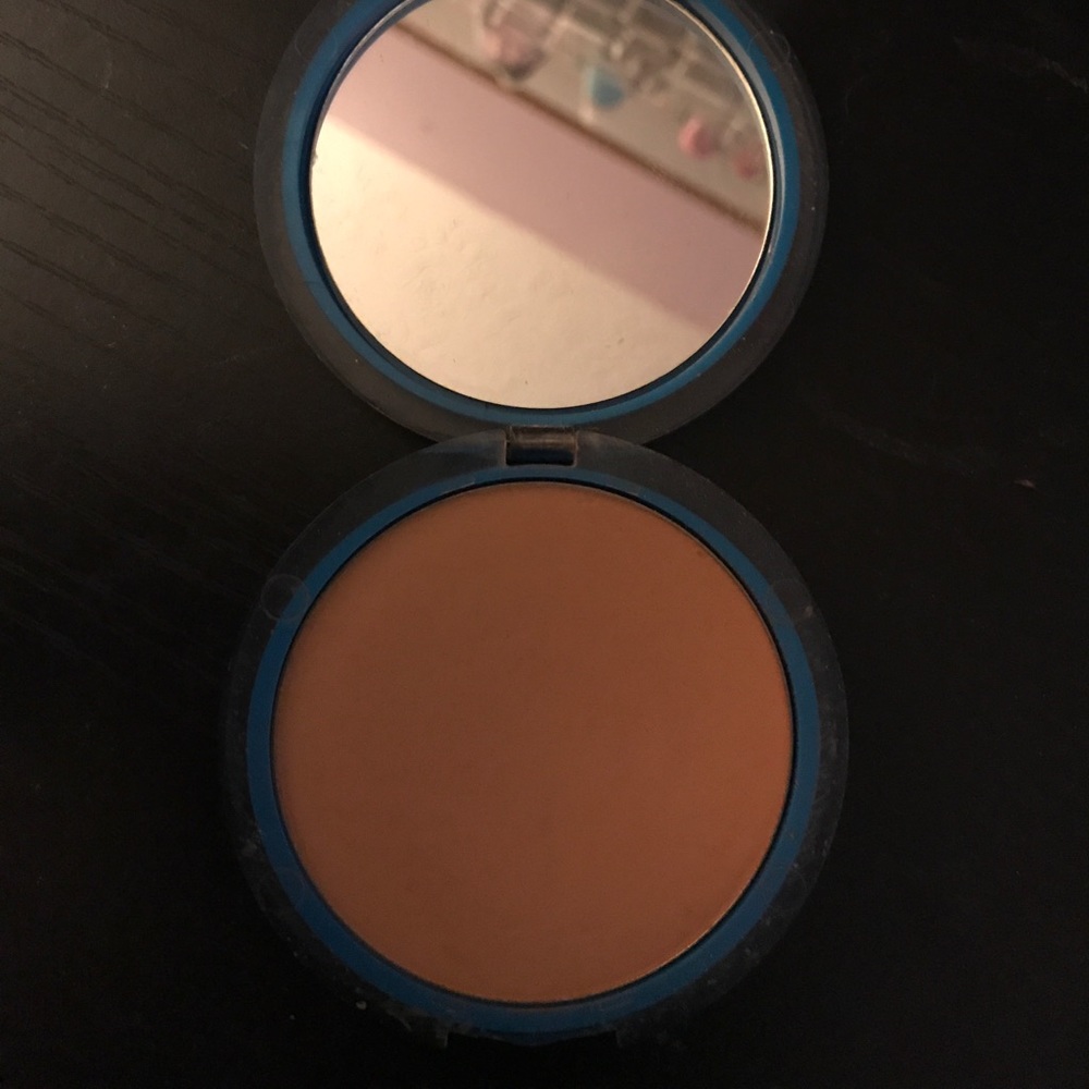 Cover Girl Clean Pressed Powder - Warm Beige