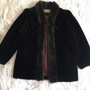 VINTAGE JORDACHE faux fur coat, black, plum lining