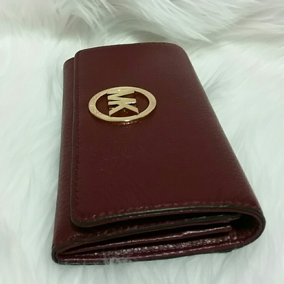 ***SOLD***Michael Kors Fulton Carryall Wallet - Picture 7 of 8