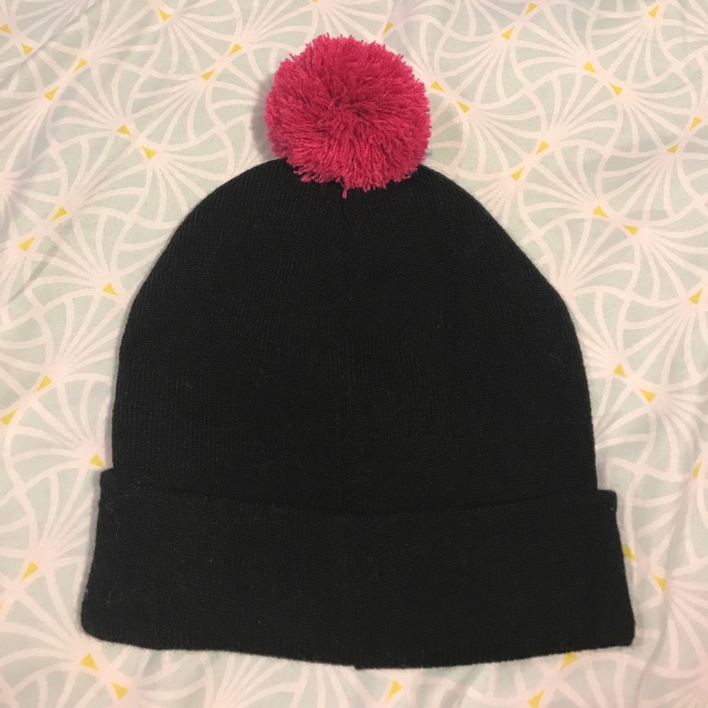 Hat 🎩 - Picture 2 of 3